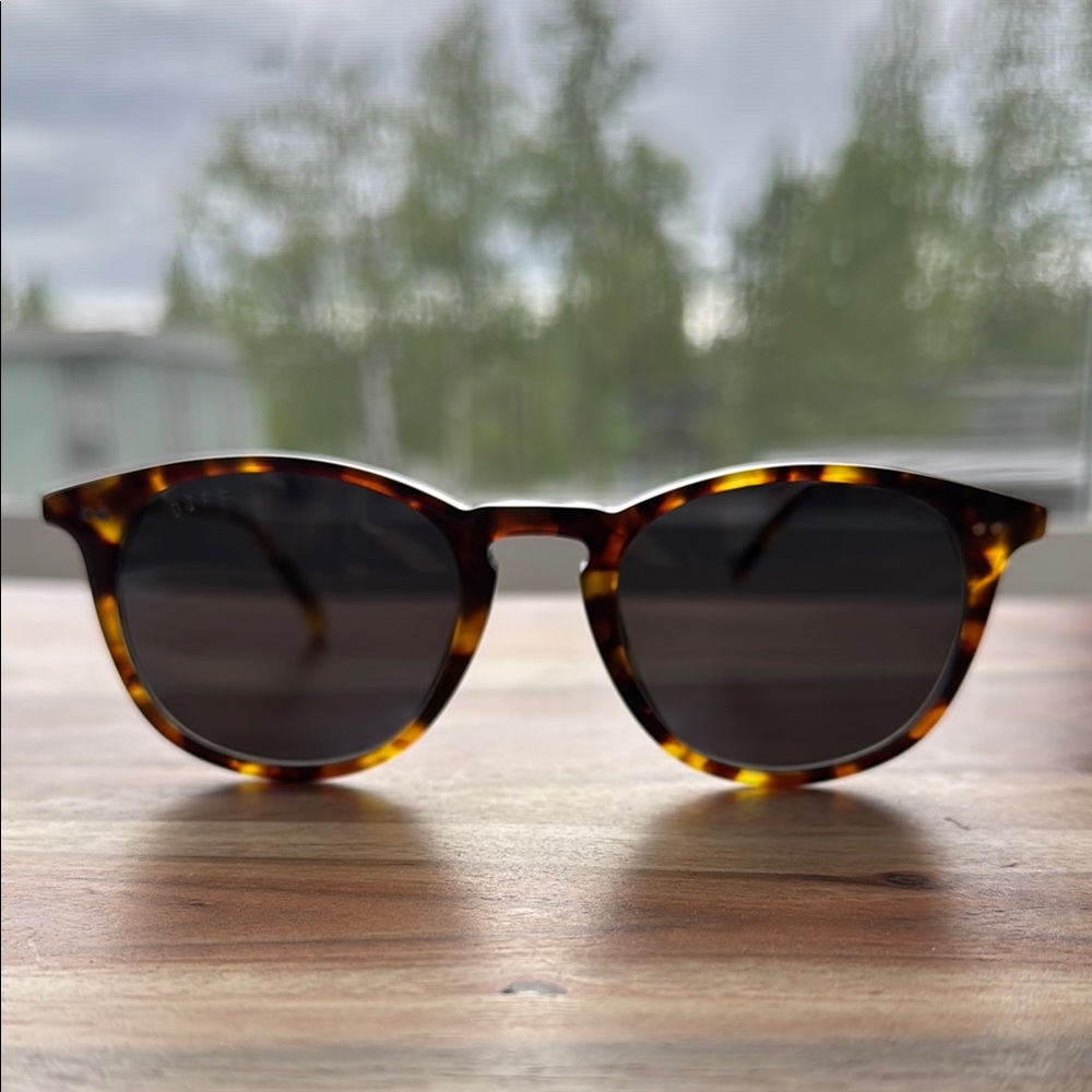 Diff Eyewear Jaxson XL Polarized Tortoiseshell Sunglass new with case